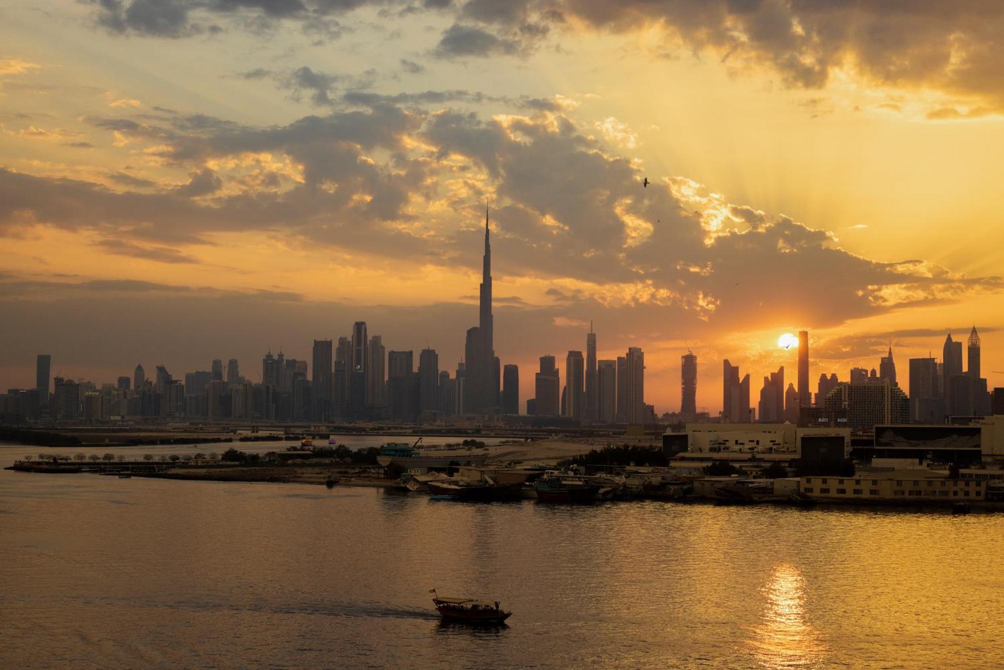 Address Creek Harbour Hotel ดูไบ ภายนอก รูปภาพ Dubai skyline