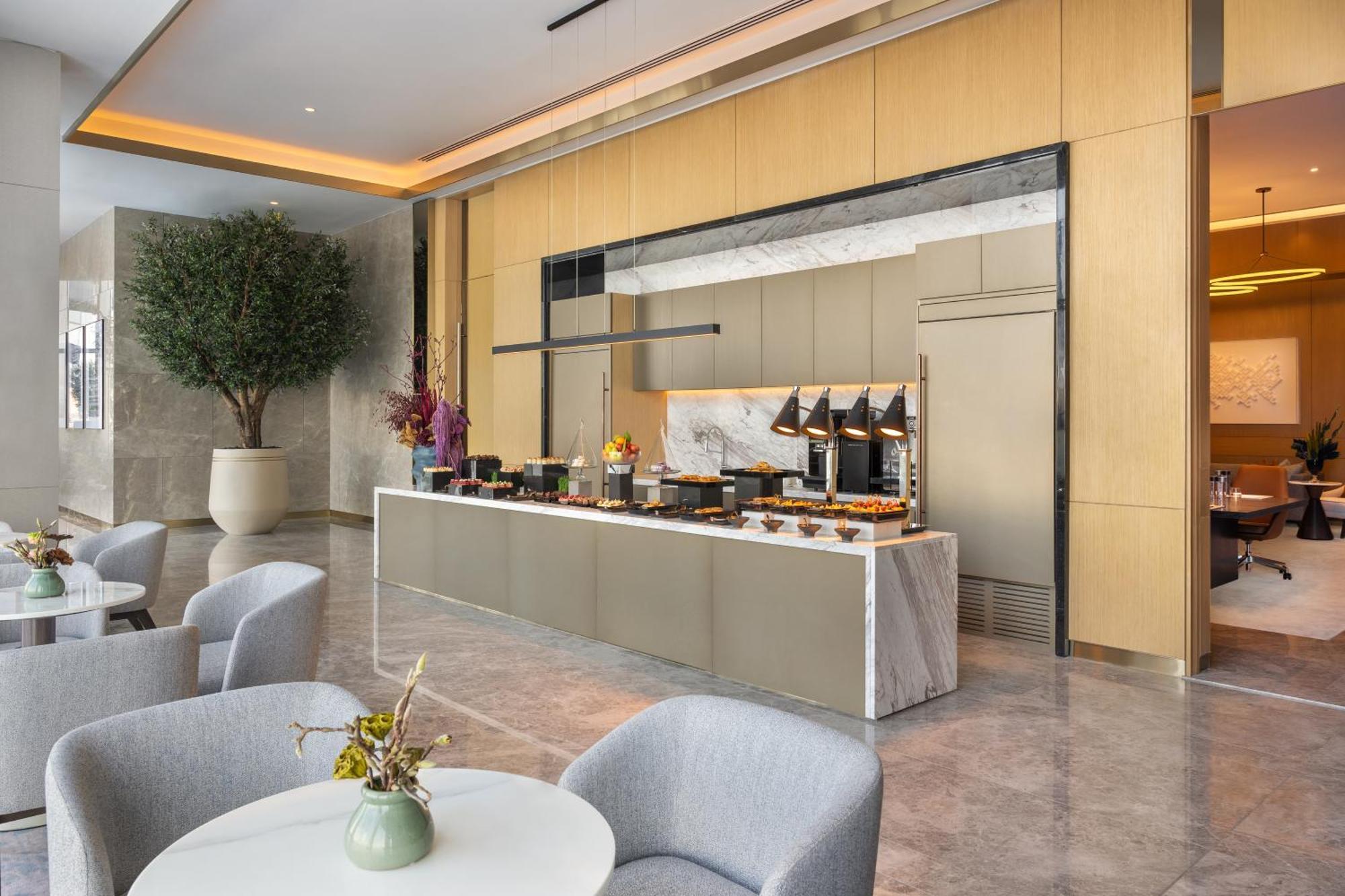 Address Creek Harbour Hotel ดูไบ ภายนอก รูปภาพ The lounge at the airport